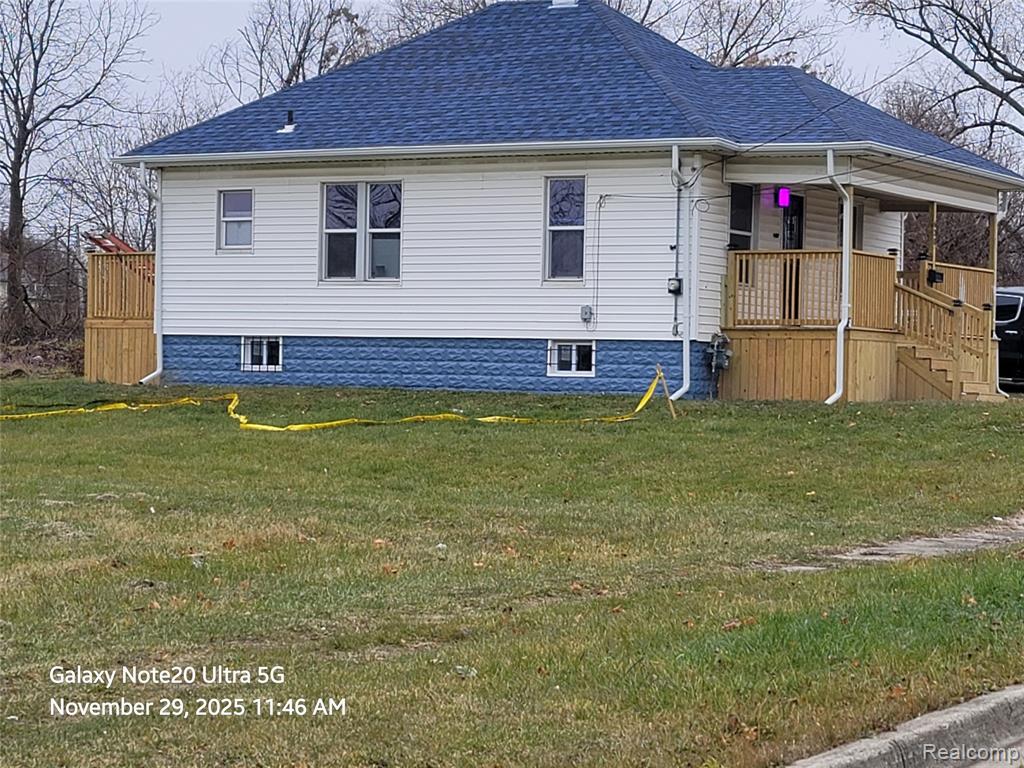630 E Dartmouth Street, Flint, MI 48505 — front exterior
