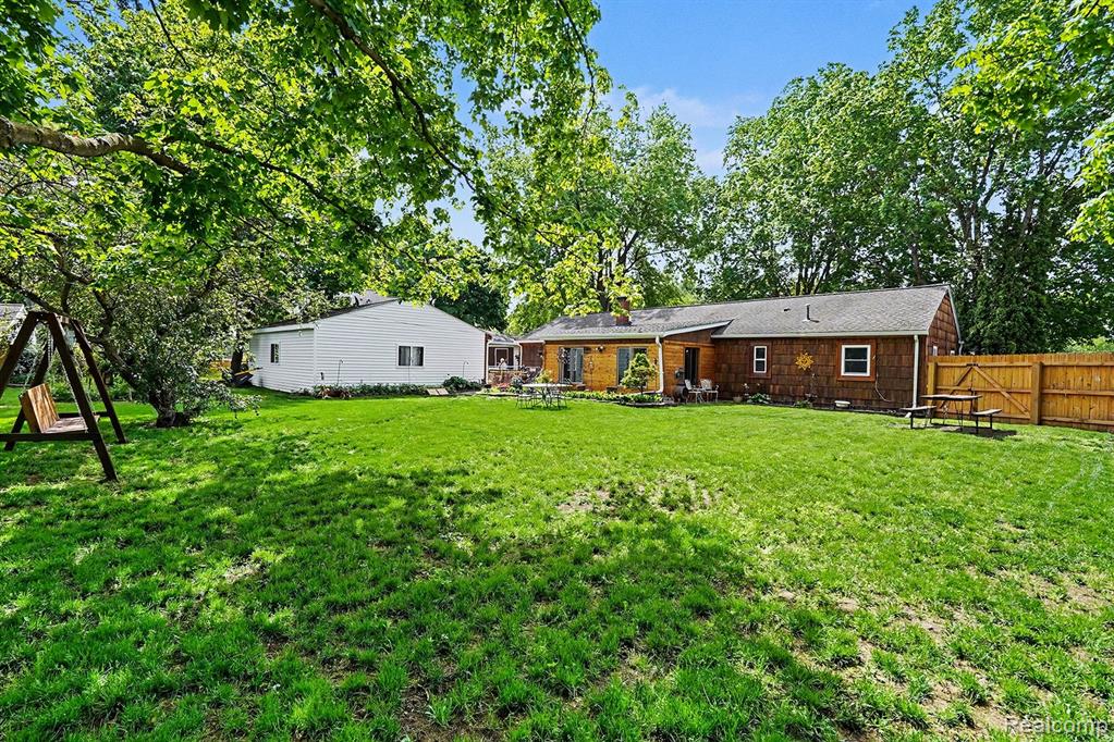 5830 Eldridge Drive, Waterford, MI 48327 — Photo 23