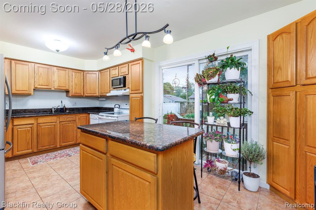 430 N Batchewana Street, Clawson, MI — Photo 13