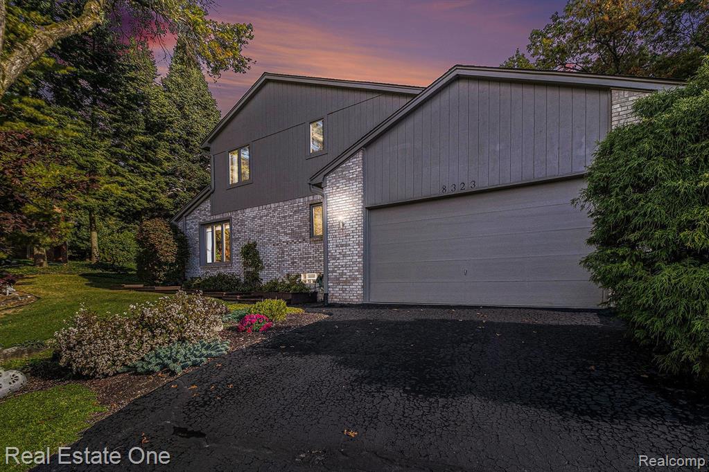 8323 FAWN VALLEY Drive, Clarkston, MI 48348 — Photo 31