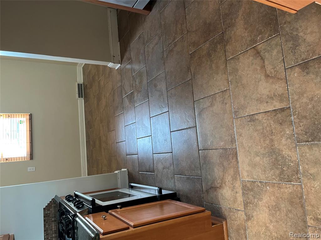 9001 Riverdale, Redford, MI 48239 — Photo 25