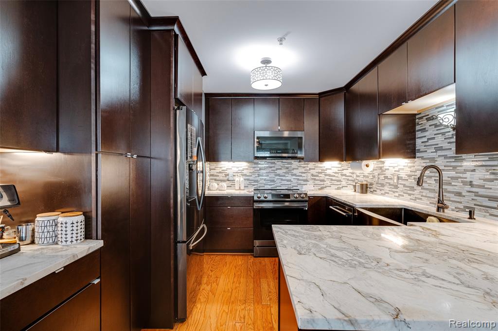41643 Tera Lane, Novi, MI — Photo 16