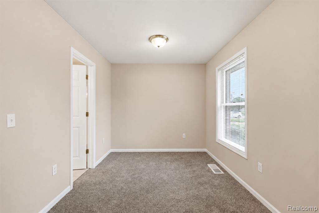 8091 Prestonwood Court, Flushing, MI 48433 — Photo 21