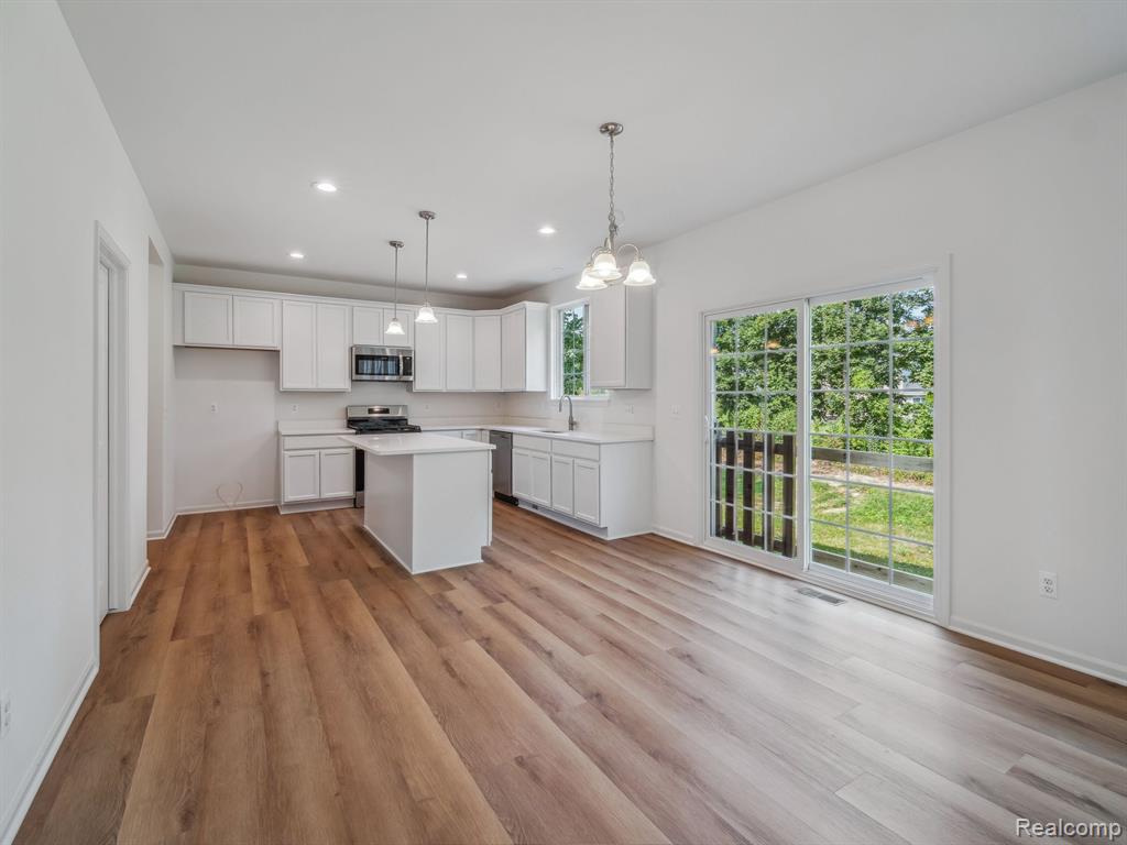 46840 TIMBERLAND Street, Belleville, MI 48111 — Photo 11