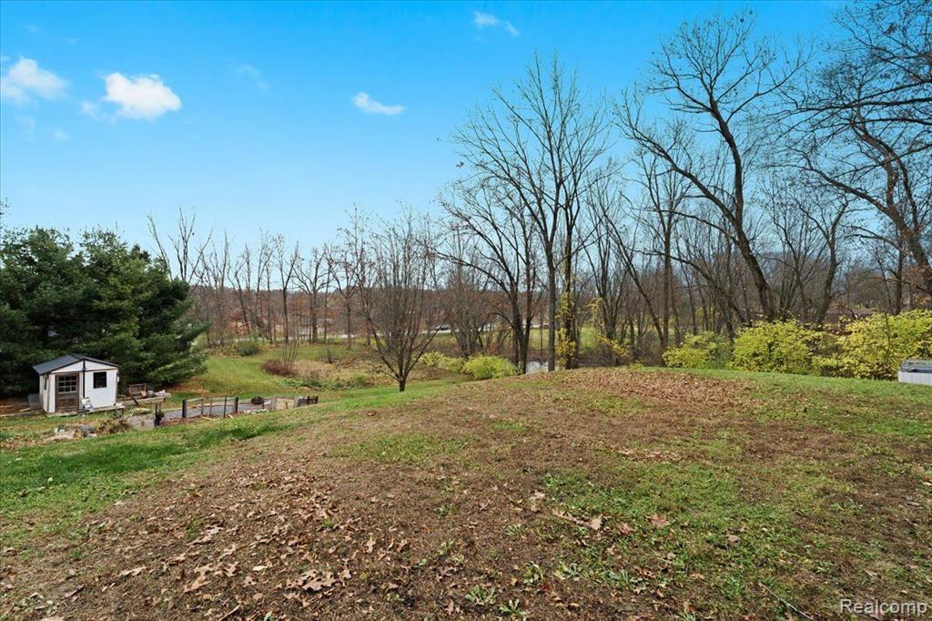 41 SUNSET PINES Drive, Howell, MI 48843 — Photo 25