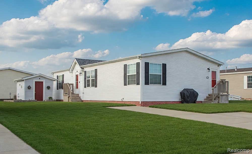 11160 Walden Court, South Lyon, MI 48178