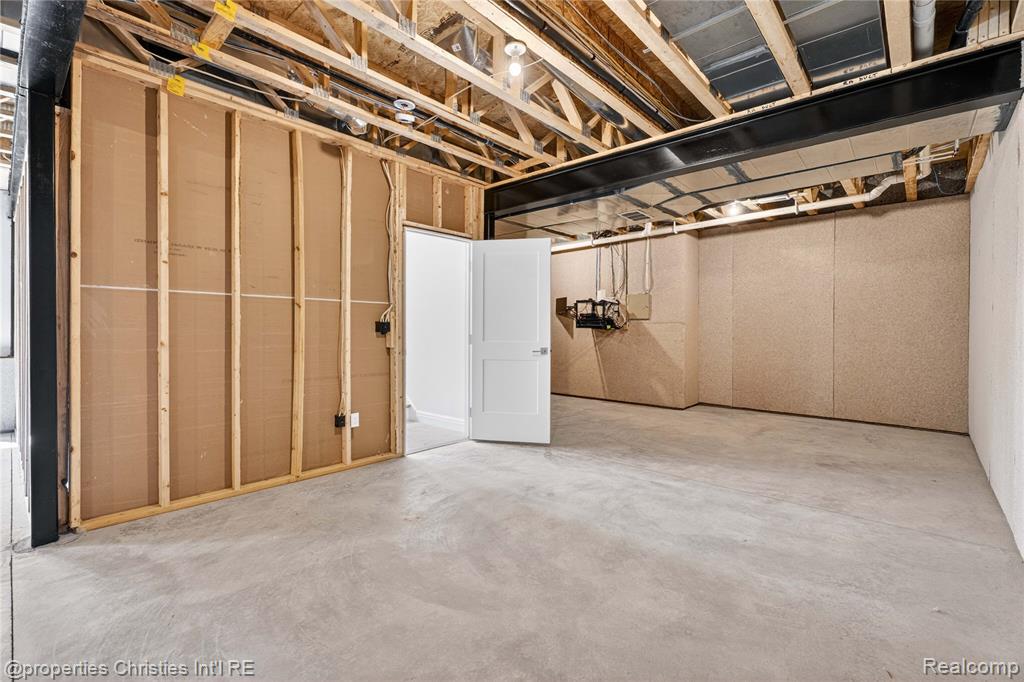 4375 Derry Road, Bloomfield Hills, MI 48302 — Photo 45