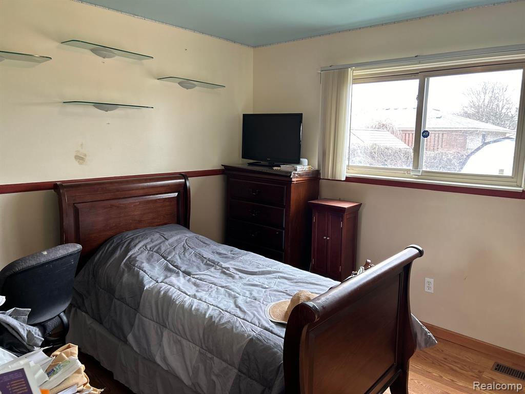 39581 Edgemont Drive, Sterling Heights, MI 48310 — Photo 16