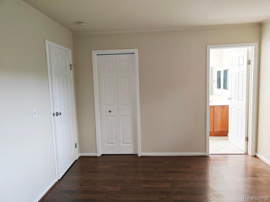 472 ROBBE Avenue, Belleville, MI 48111 — Photo 11