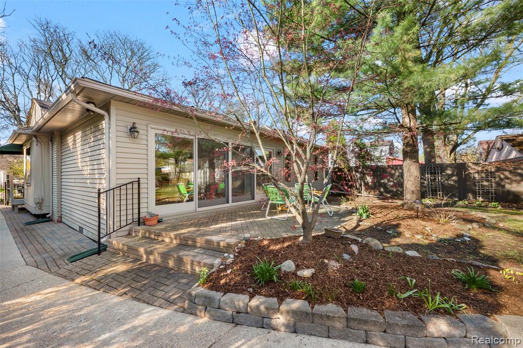 408 Orchard View Drive, Royal Oak, MI 48073 — Photo 28