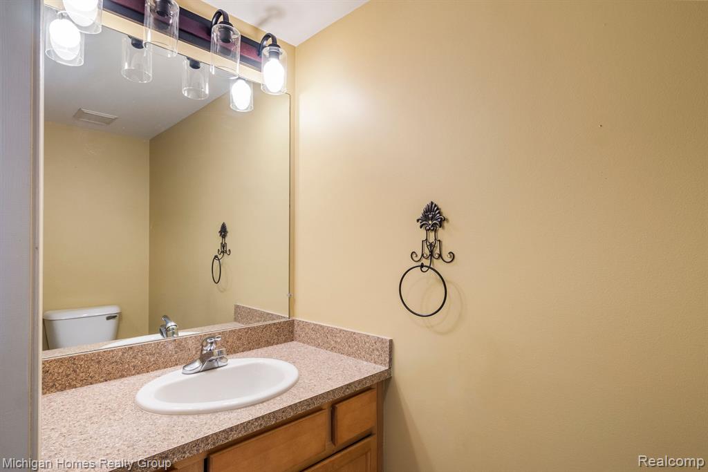 45521 HIDDEN VIEW, Utica, MI 48315 — Photo 9