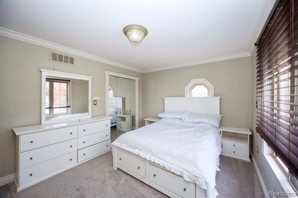 8401 Fenton Street, Dearborn Heights, MI 48127 — Photo 40