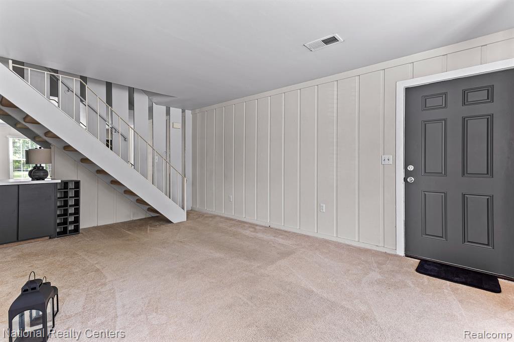 39525 VILLAGE WOOD Road, Novi, MI — Photo 8