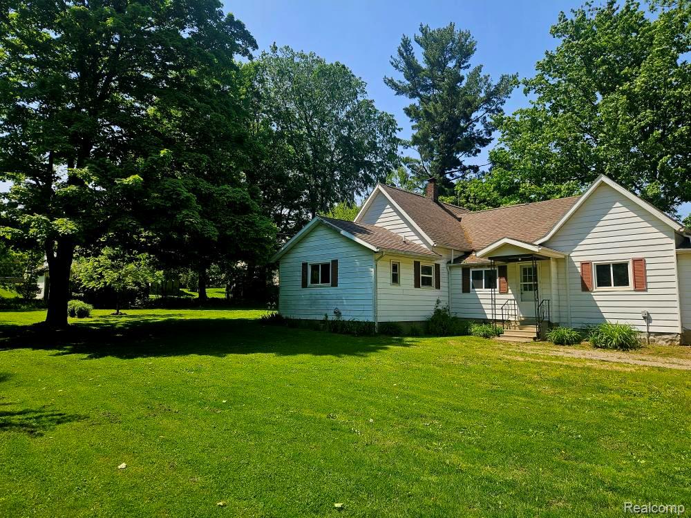 6218 TREND Street, Mayville Vlg, MI 48744 — Photo 2