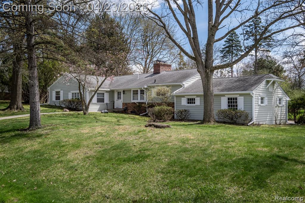 1895 West Bend Drive, Bloomfield Hills, MI 48302 — front exterior