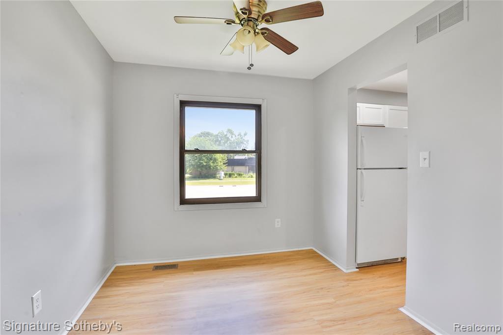 5025 Crooks Road, 42, Royal Oak, MI 48073 — Photo 3