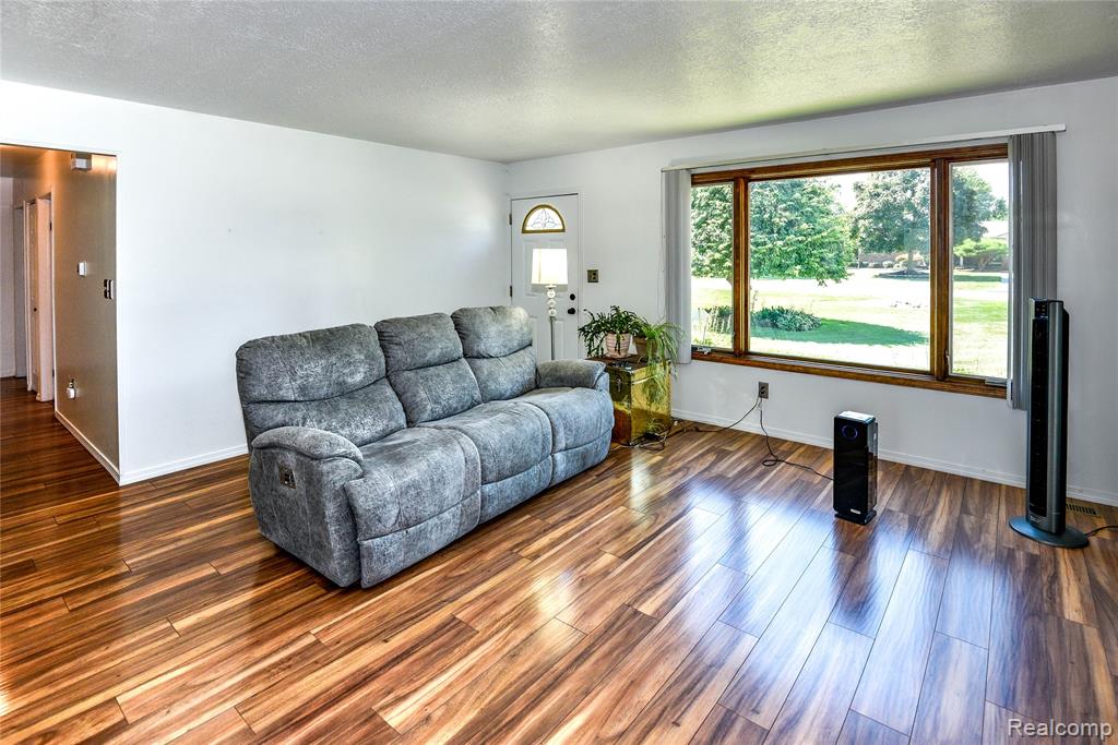 47940 Mallard Drive, Chesterfield, MI 48047 — Photo 54