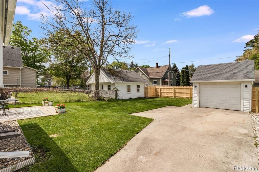 435 STARKWEATHER Street, Plymouth, MI 48170 — Photo 25