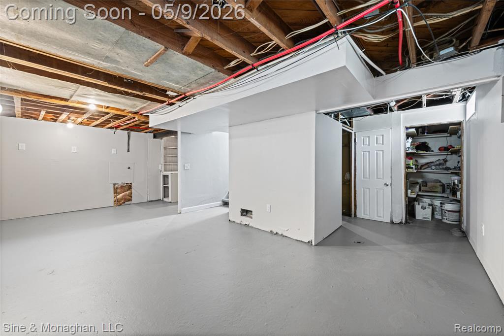 8845 Canyon Street, Grosse Pointe, MI 48236 — Photo 19
