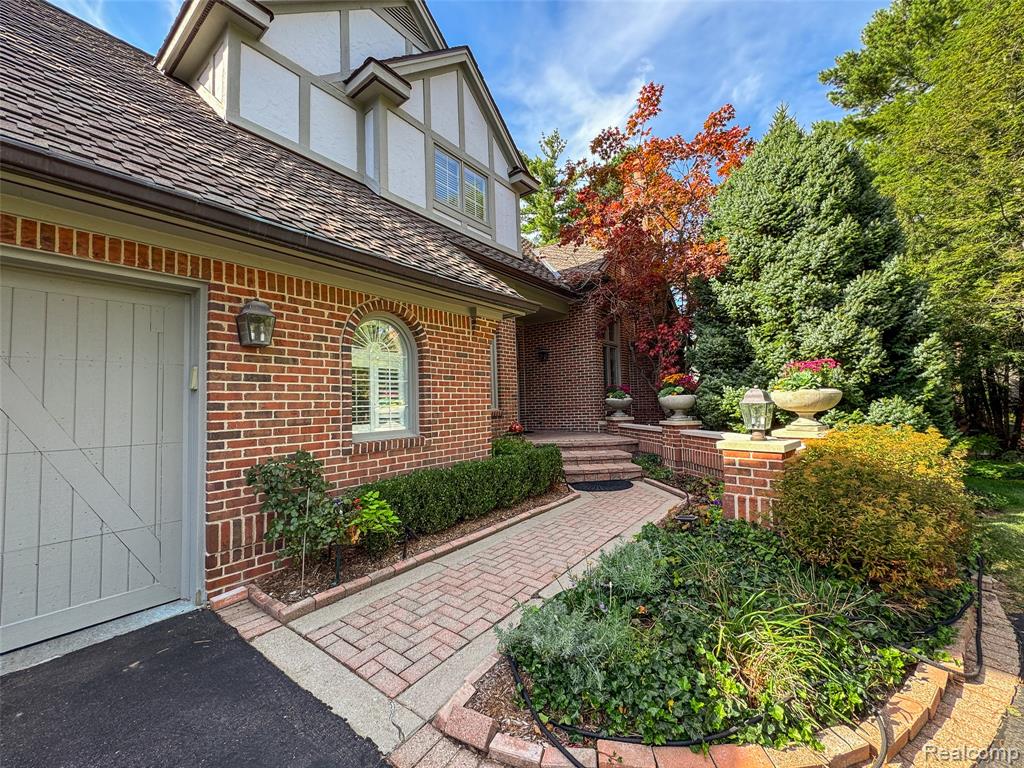4088 Cranbrook Court, 34, Bloomfield Hills, MI 48301 — Photo 2