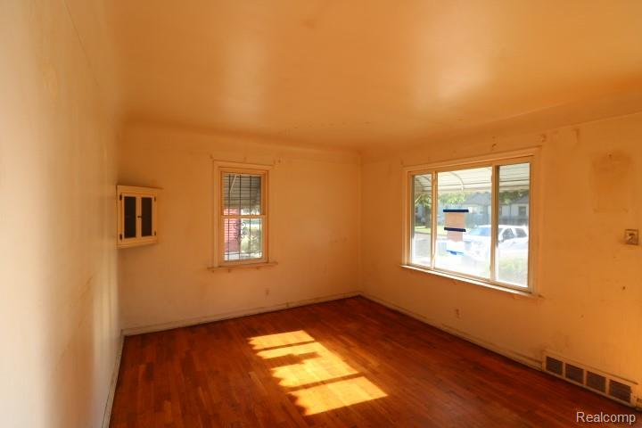 5710 Dupont Street, Flint, MI 48505 — Photo 4