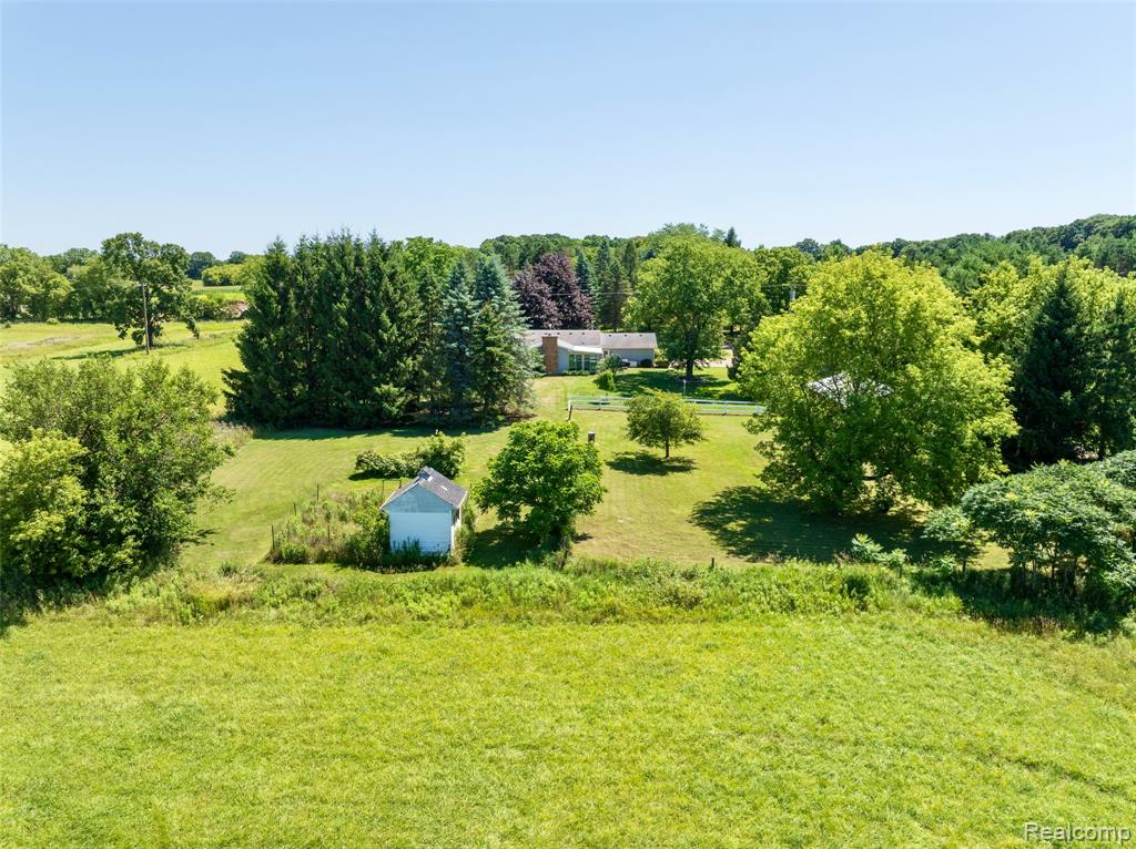 595 N Cedar Road, Fowlerville, MI 48836 — Photo 56