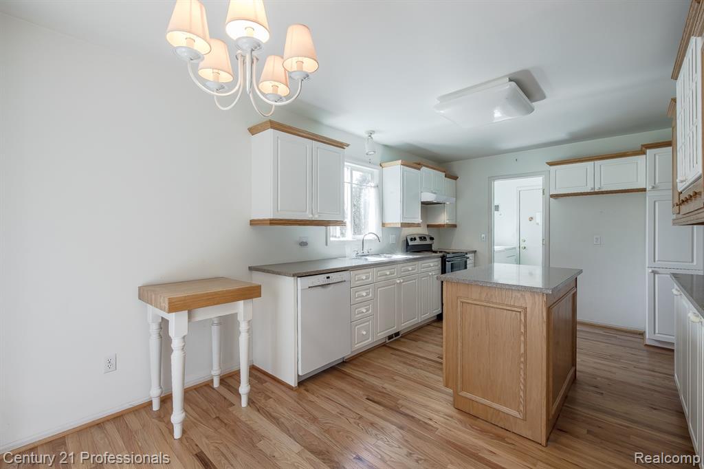 4970 Fox Chase Drive, White Lake, MI 48383 — Photo 17