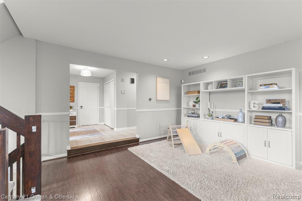 30999 Sudbury Street, Farmington, MI 48331 — Photo 13