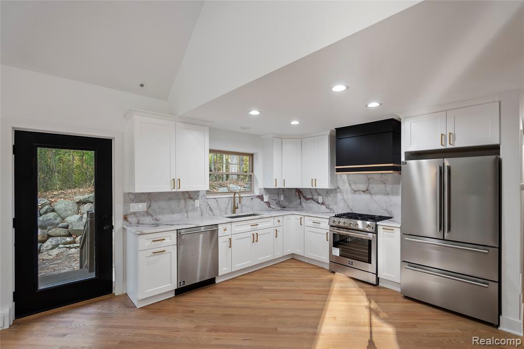 2631 Lakeville Road, Oxford, MI 48370 — Photo 13