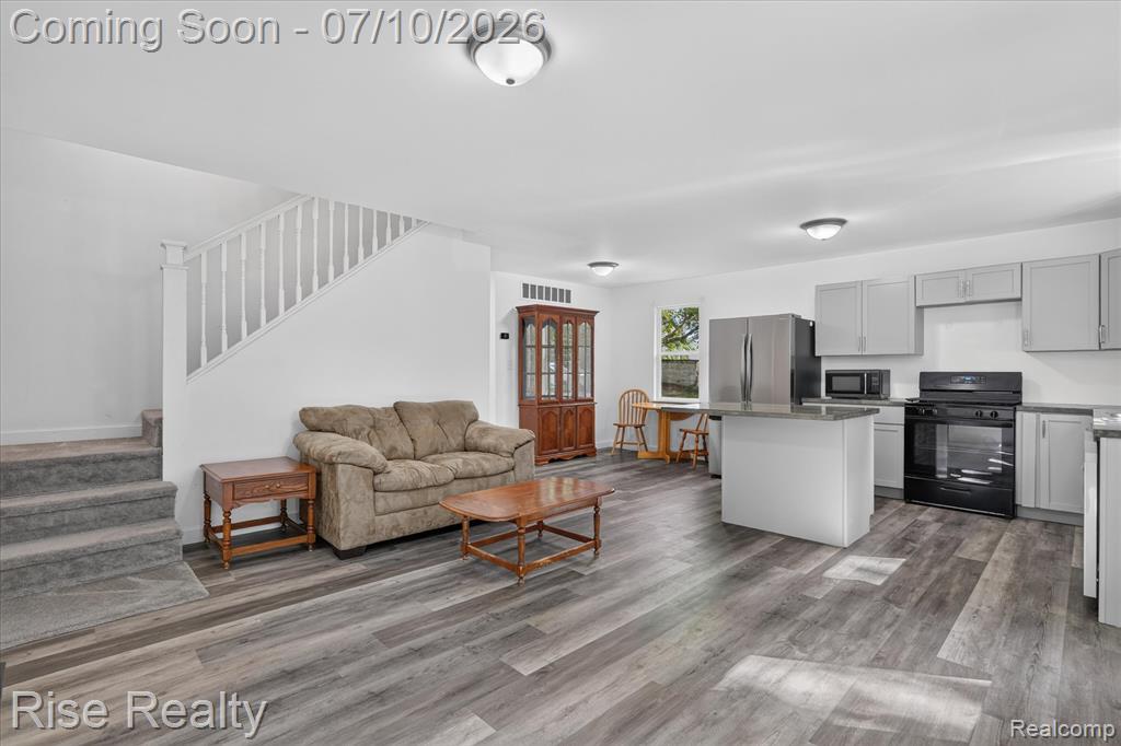 6560 Lowell Drive, Brighton, MI 48116 — Photo 2