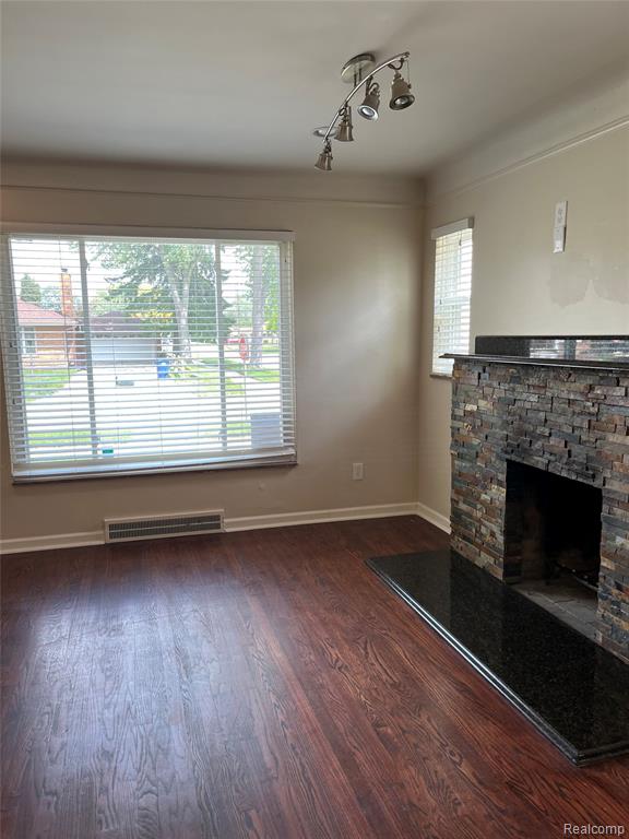 9001 Riverdale, Redford, MI 48239 — Photo 11