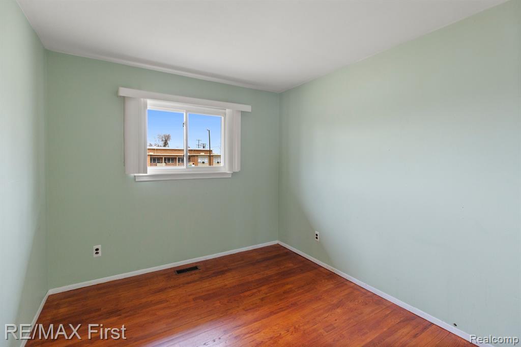 5848 MERRIMAN Road, Garden City, MI — Photo 15