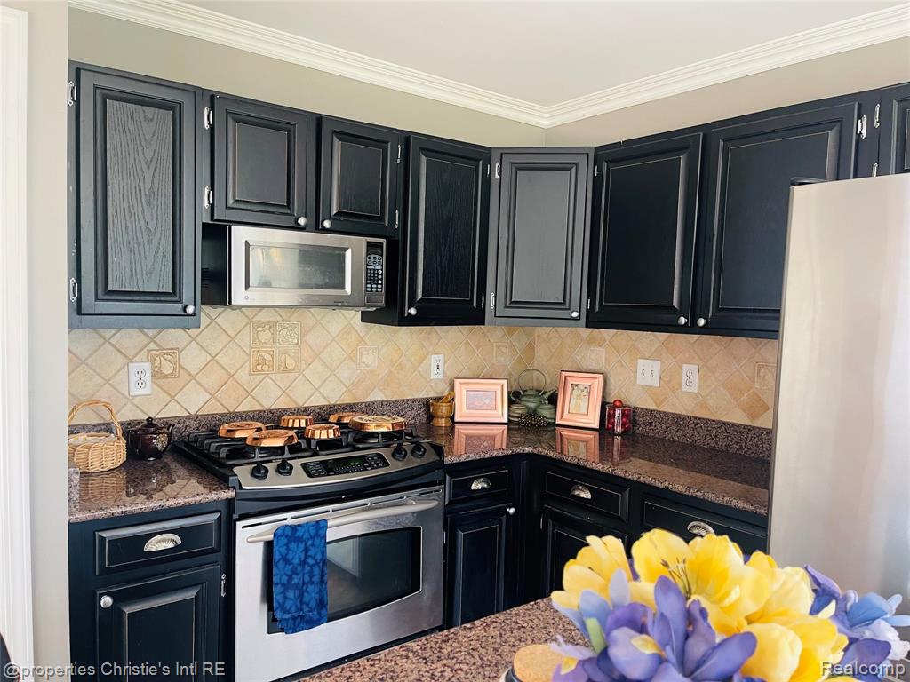 852 Linden Way, Auburn Hills, MI 48326 — Photo 3