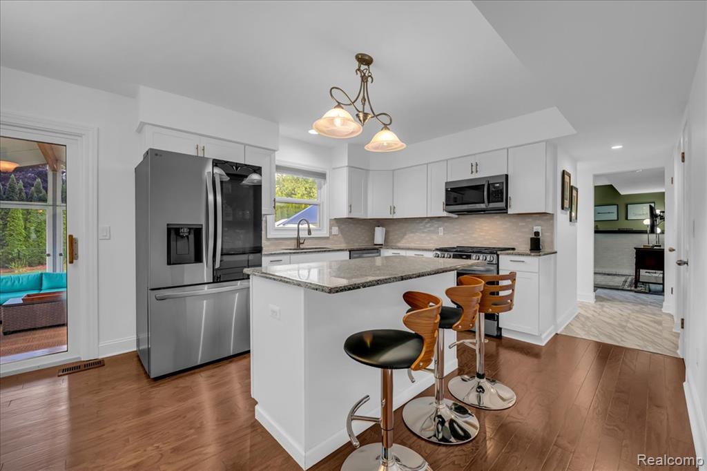 4731 Bramford Drive Bramford Drive, Troy, MI 48085 — Photo 15