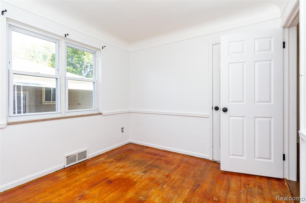 8235 Mackay Court, Utica, MI 48317 — Photo 22