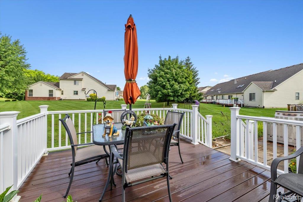 4605 SUMMER RIDGE Drive, Howell, MI 48843 — Photo 21