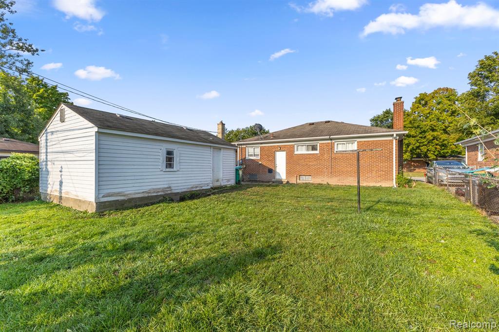 512 N LEONA Avenue, Garden City, MI — Photo 24