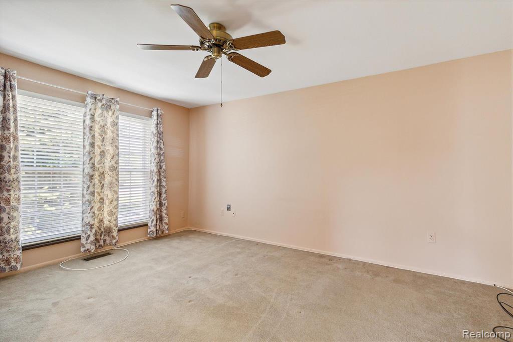 39809 VILLAGE WOOD Lane, Novi, MI — Photo 12