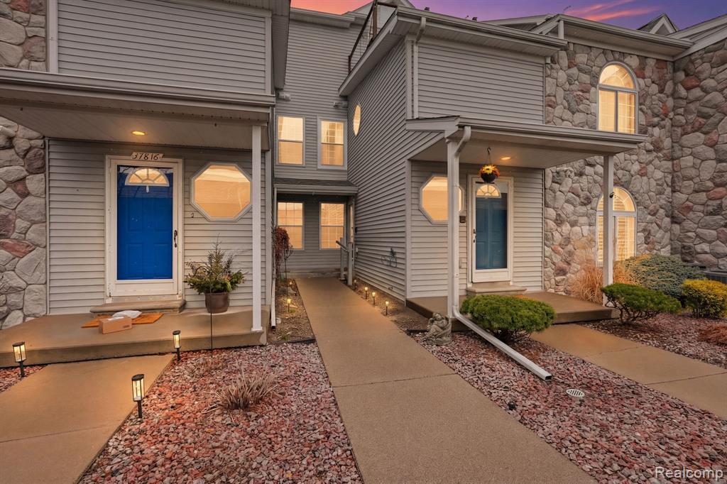2270 Golden Pond, Fenton, MI, 48430