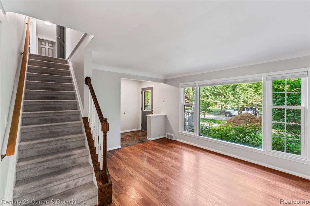505 Hollywood Avenue, Grosse Pointe Woods, MI 48236 — Photo 12
