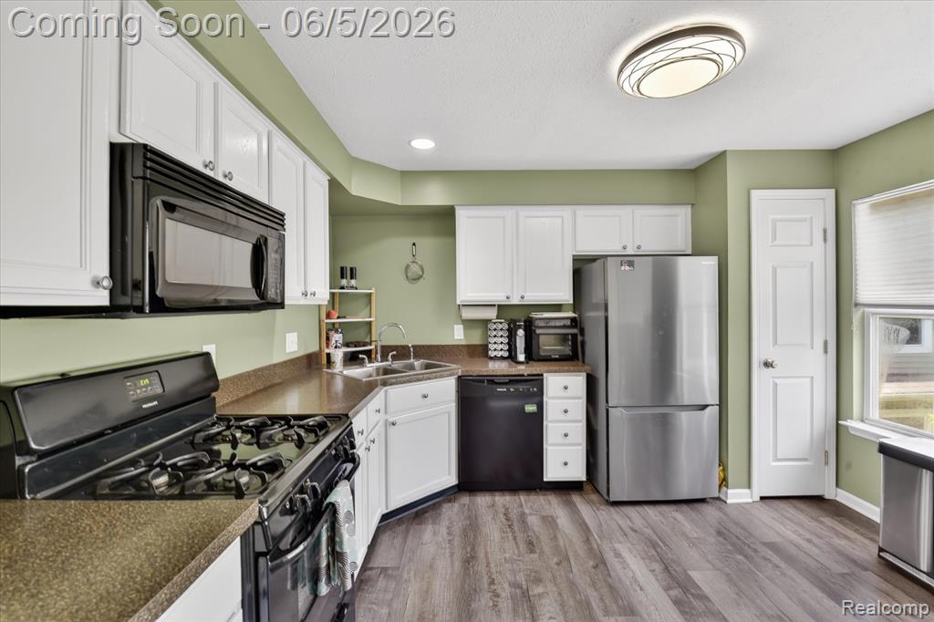 1641 Coburn Drive, Ann Arbor, MI 48108 — Photo 18