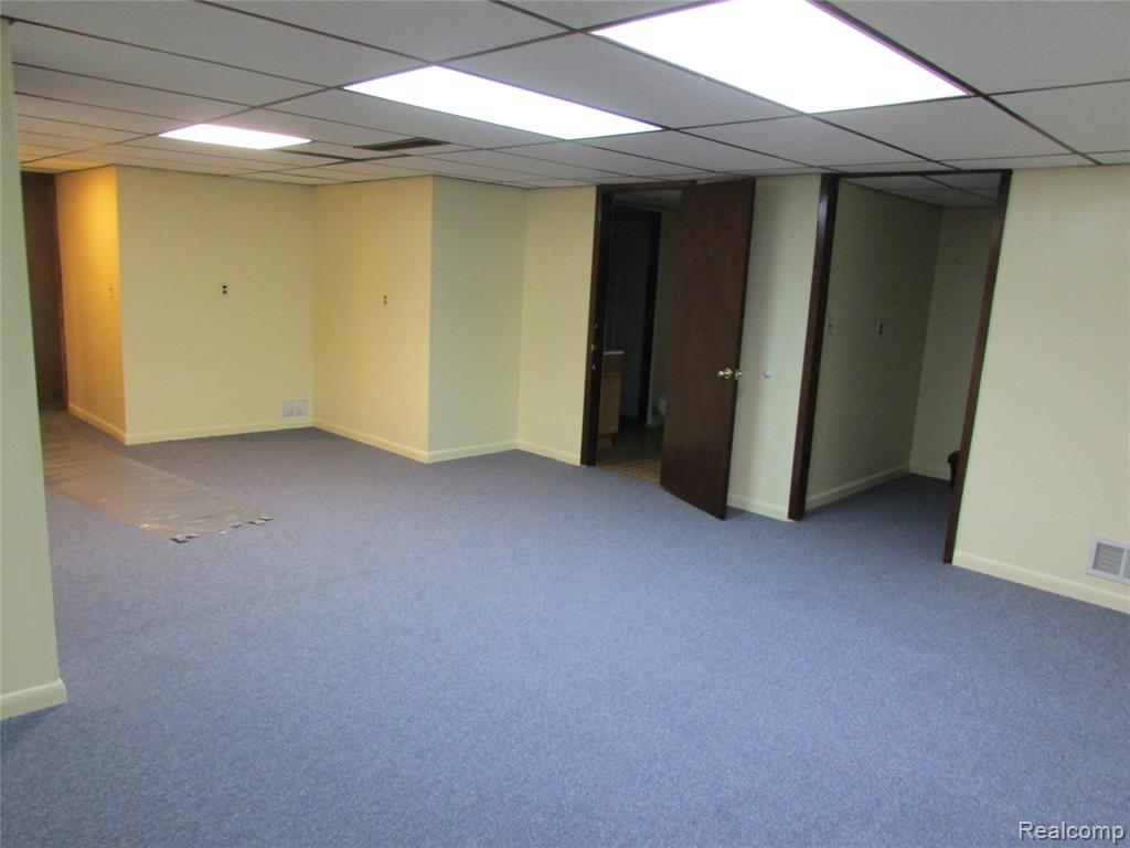 8590 N CANTON CENTER Road, Canton, MI 48187 — Photo 10