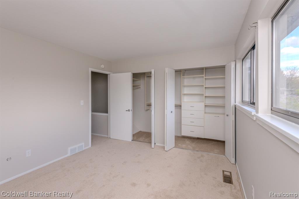 759 PENINSULA, Ann Arbor, MI 48105 — Photo 37