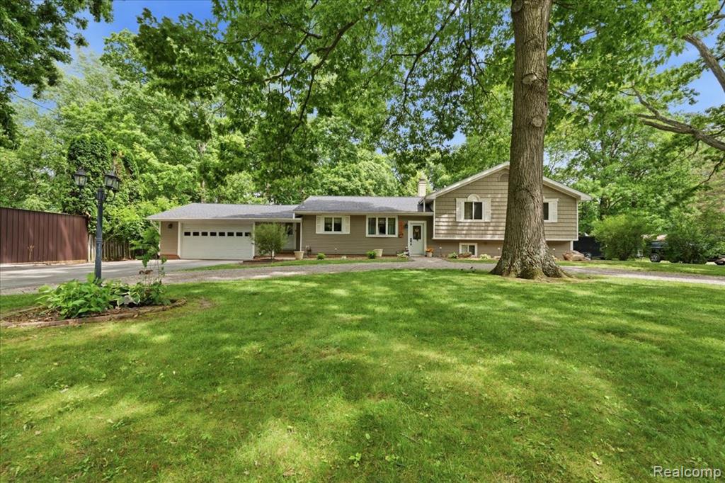 10210 Lavern Court, Clio, MI 48420 — Photo 3