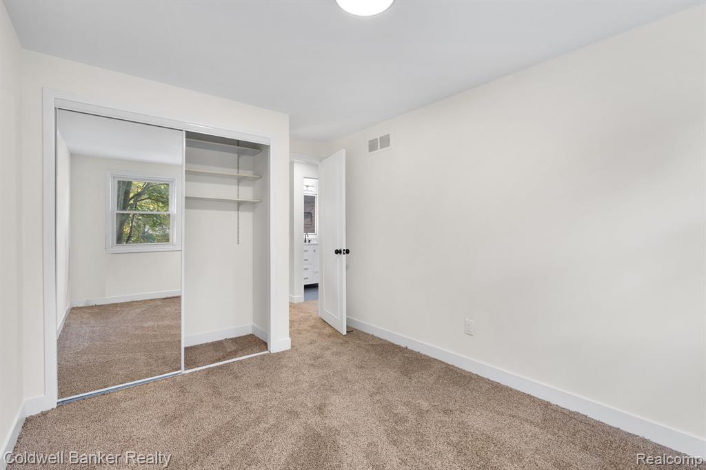 5238 Breeze Hill Place, Troy, MI 48098 — Photo 17