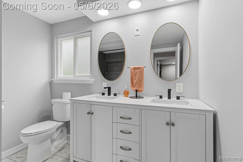 2049 E Hill Road, Grand Blanc, MI 48439 — Photo 27