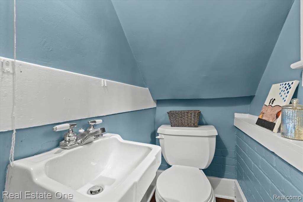 22 Elm Park Boulevard, Pleasant Ridge, MI — Photo 32