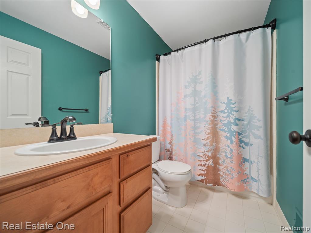 122 Pondview Court, Brighton, MI 48116 — Photo 12