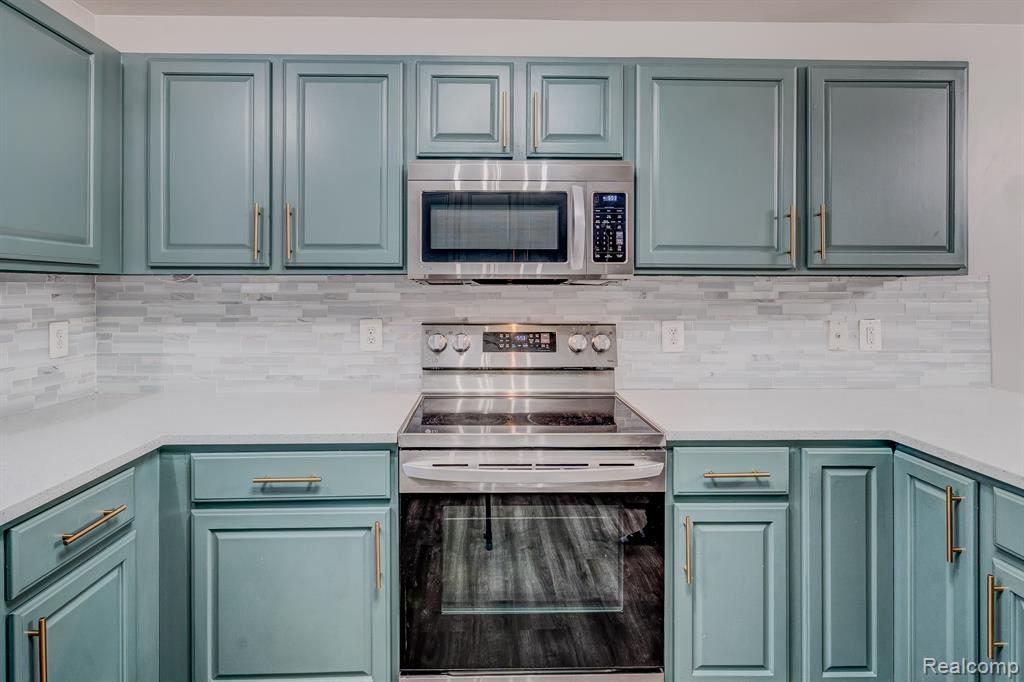 1111 FOUNTAIN VIEW Circle, South Lyon, MI 48178 — Photo 19
