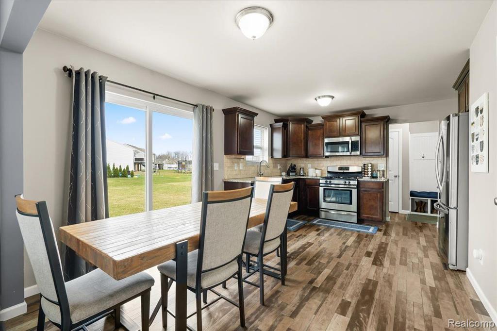 6059 BLUEFIELD Drive, Linden, MI 48451 — Photo 10